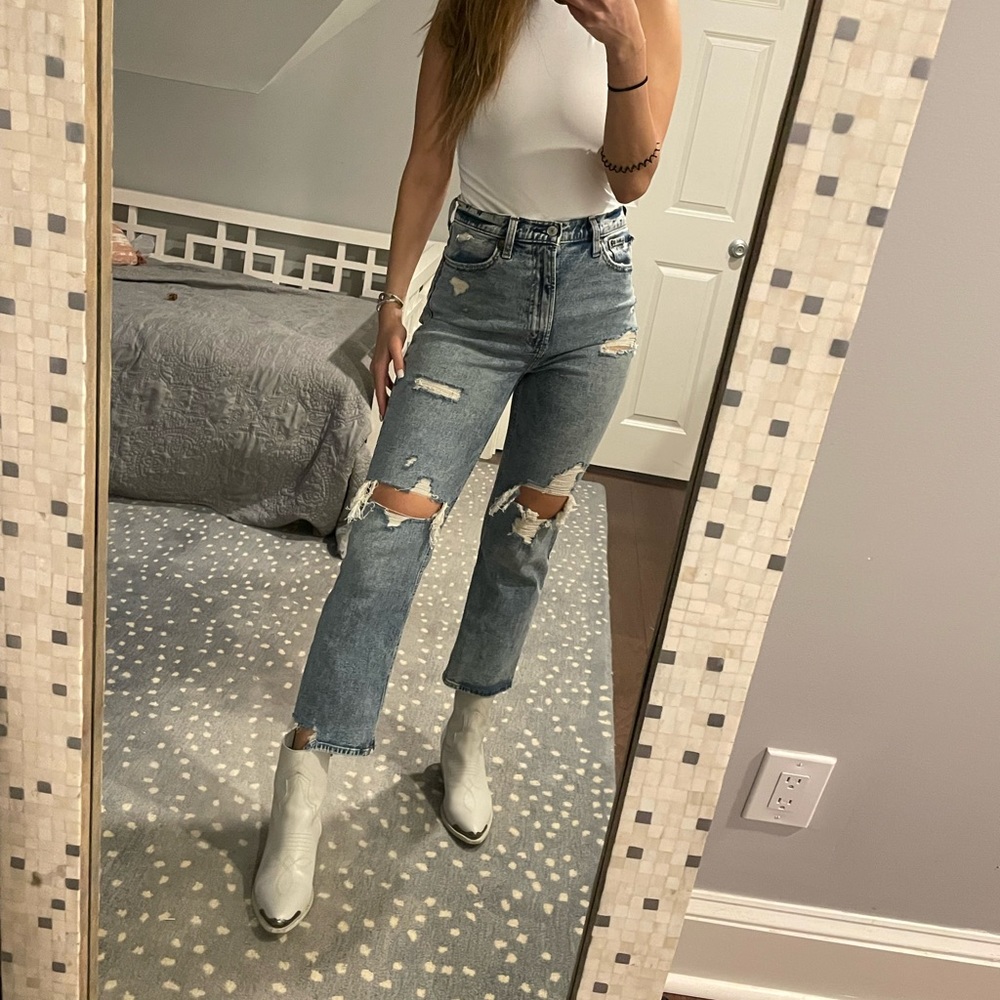 A&F ultra high rise ankle straight jean size 27